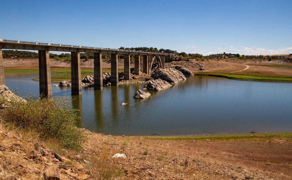 Estado del embalse de Ricabayo, en Zamora, el pasado agosto