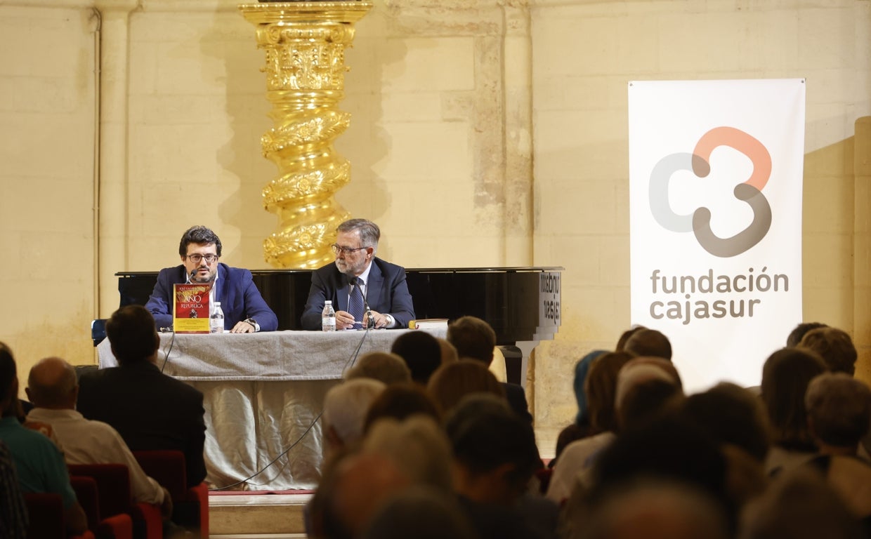 La presentación del libro de Calvo Poyato en Córdoba, en imágenes