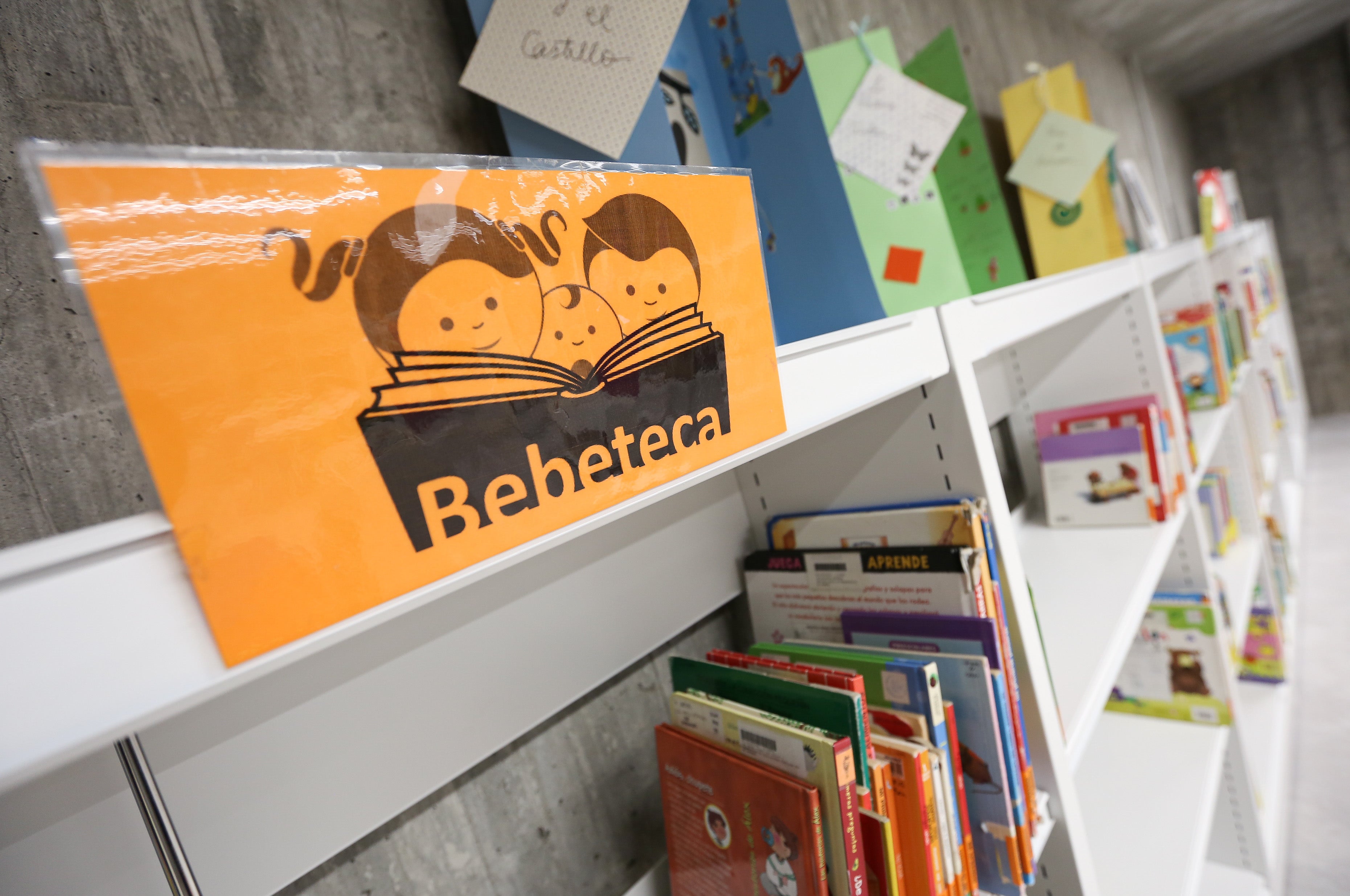 La biblioteca del Polígono reabre sus puertas con el nombre de &#039;Almudena Grandes&#039;