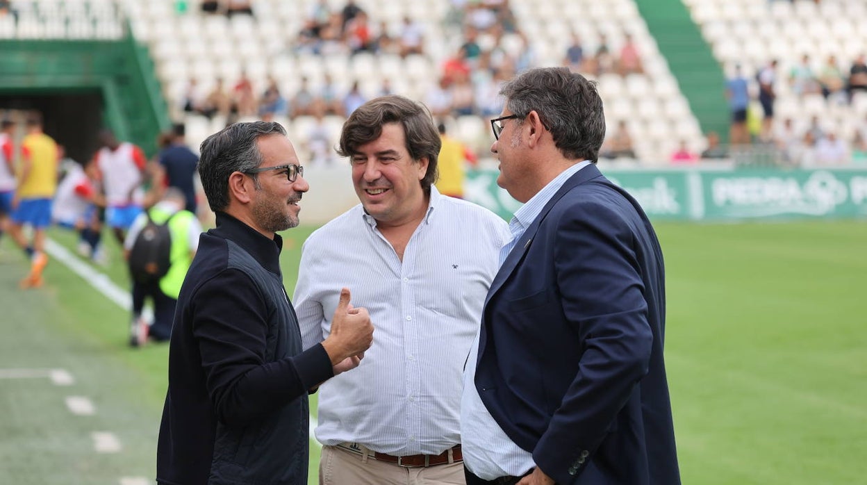 La animación de la grada de El Arcángel en el Córdoba CF - Sanse, en imágenes