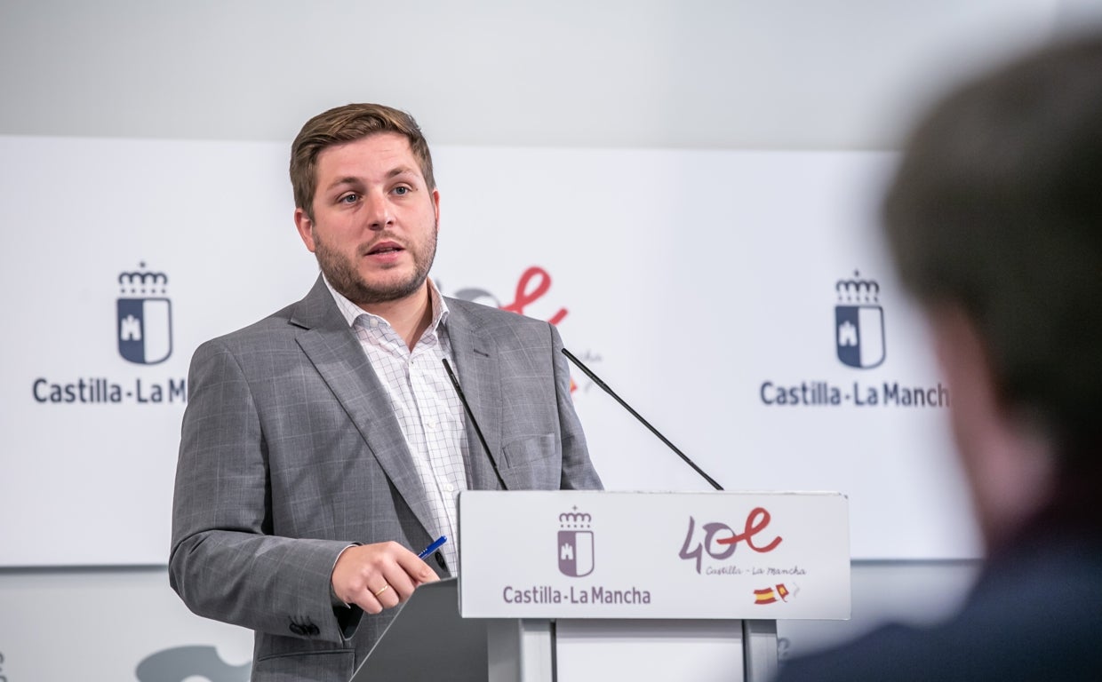 El consejero de Fomento, Nacho Hernando, durante la rueda de prensa de este lunes