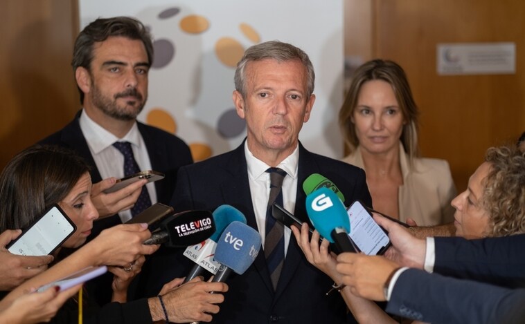 El alcalde de Vigo planta al presidente de la Xunta con el visto bueno de Formoso