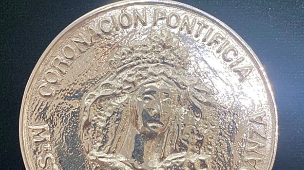 Una de las caras de la medalla conmemorativa