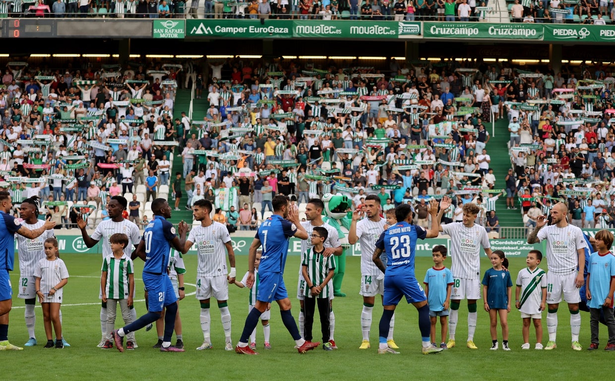 La afición del Córdoba CF anima a su equipo