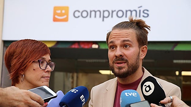 Imagen del portavoz de Iniciativa-Compromís, Alberto Ibañez, este martes tras la reunión de la Ejecutiva