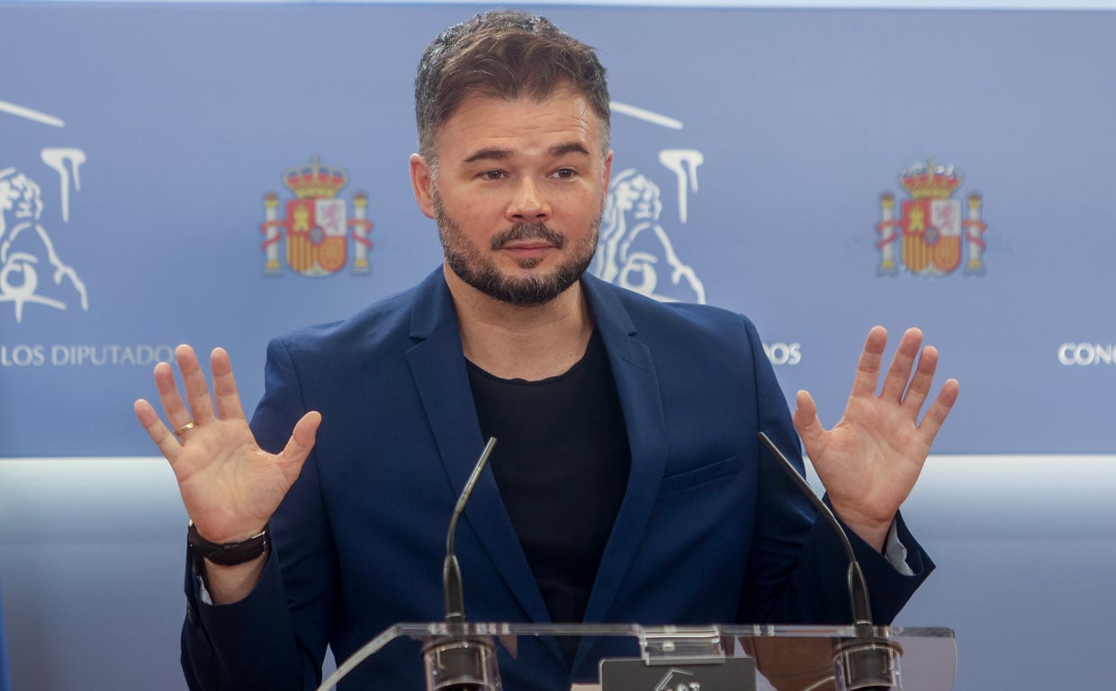 El portavoz de ERC en el Congreso, Gabriel Rufián, en rueda de prensa antes de la Junta de Portavoces