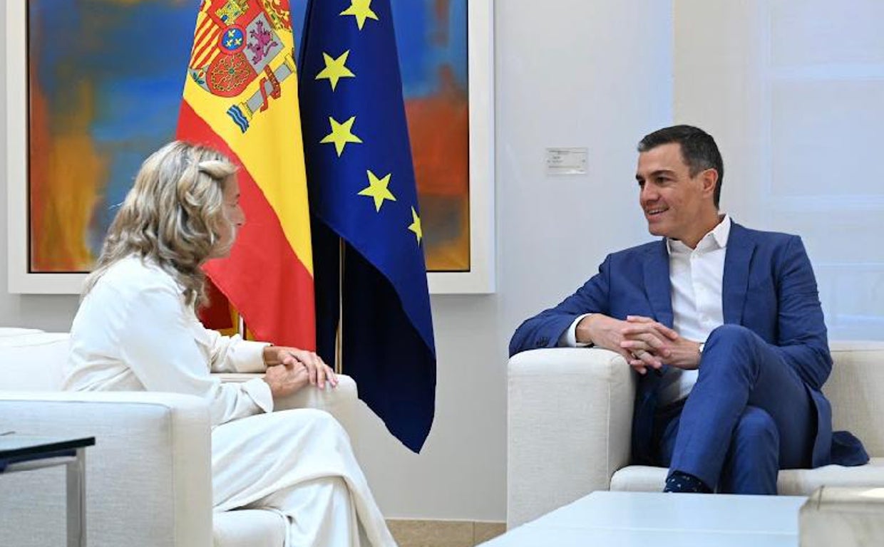 Pedro Sánchez y Yolanda Díaz durante su reunión este martes tras anunciarse el acuerdo
