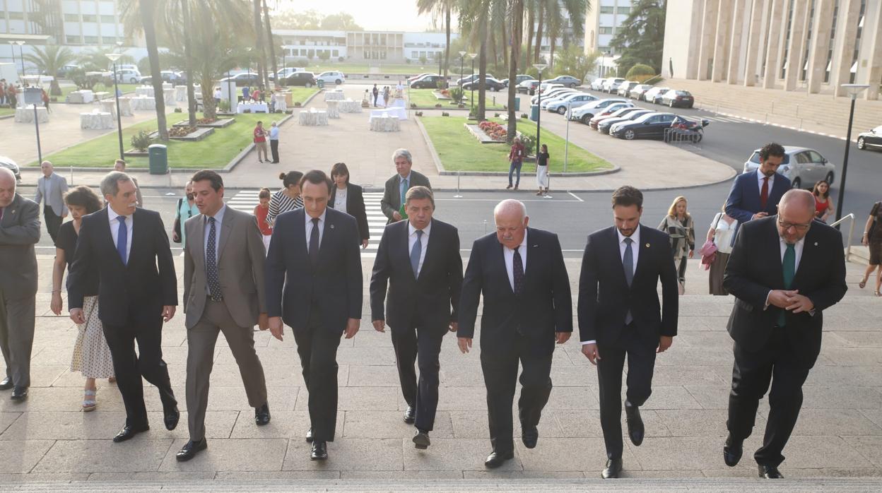 El Gobierno concede a Veterinaria de Córdoba la Placa de Oro Agroalimentaria en su 175 aniversario