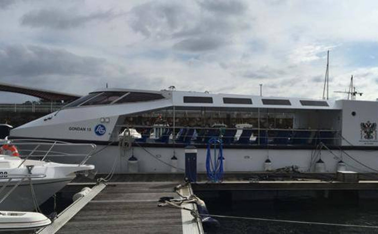 El barco se encuentra varado en el puerto de Ribadeo, en Galicia, cuyo coste de manteniendo supone unos 5.000 euros anuales