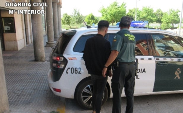 El cantante a quien la Guardia Civil detuvo dos veces en 16 meses y atribuye varios delitos por abusos sexuales sobre 9 menores