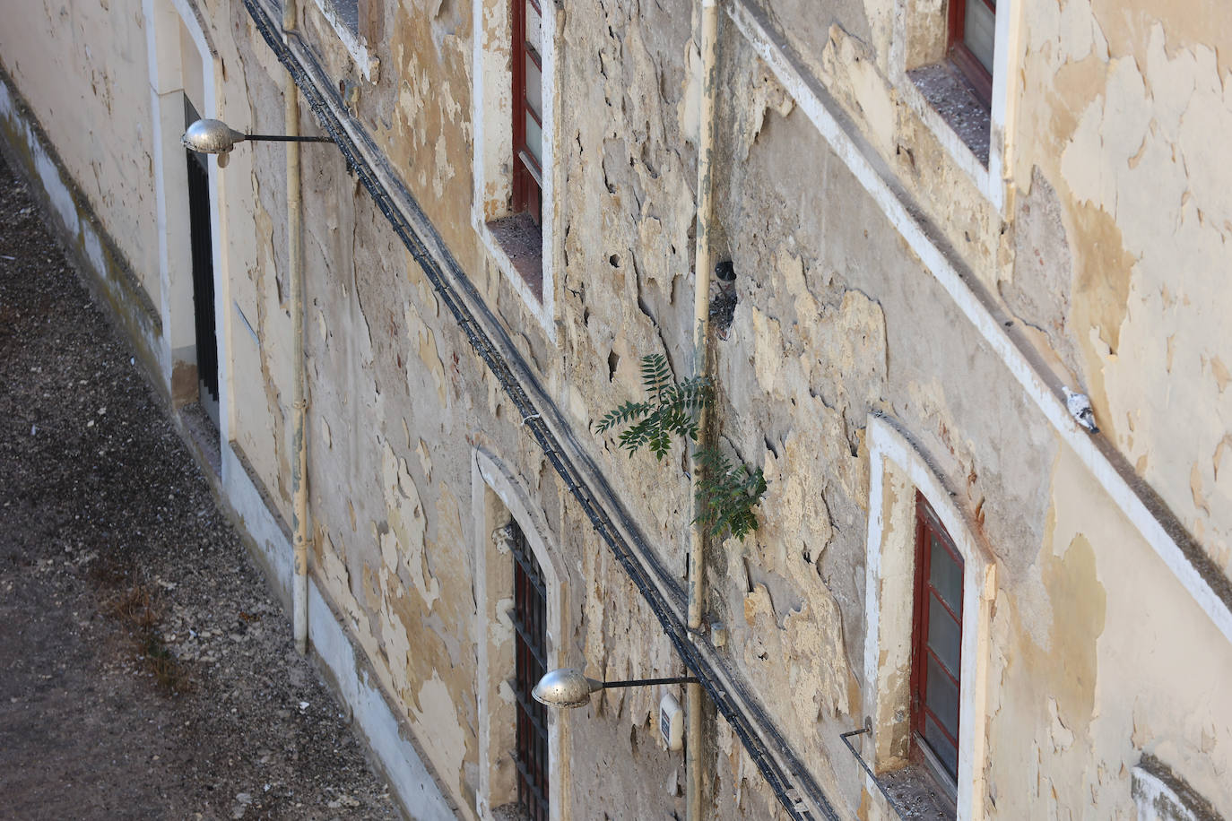 El mal estado de la Zona Militar de Córdoba, en imágenes