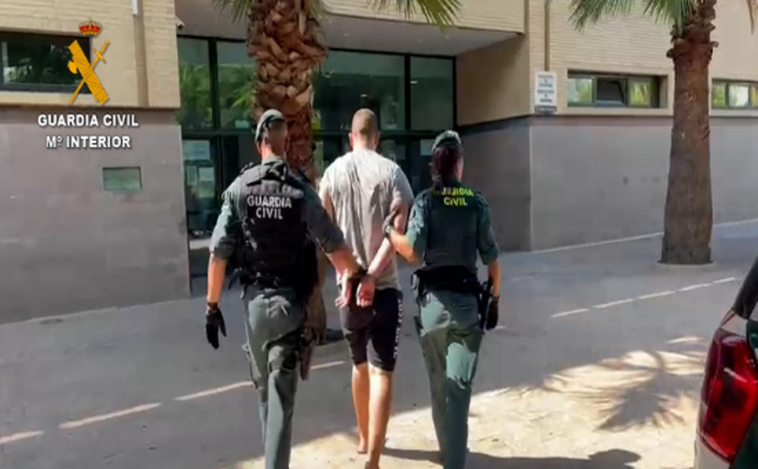 La Guardia Civil se incauta de más de 400 kilos de marihuana en un chalé de Museros (Valencia)