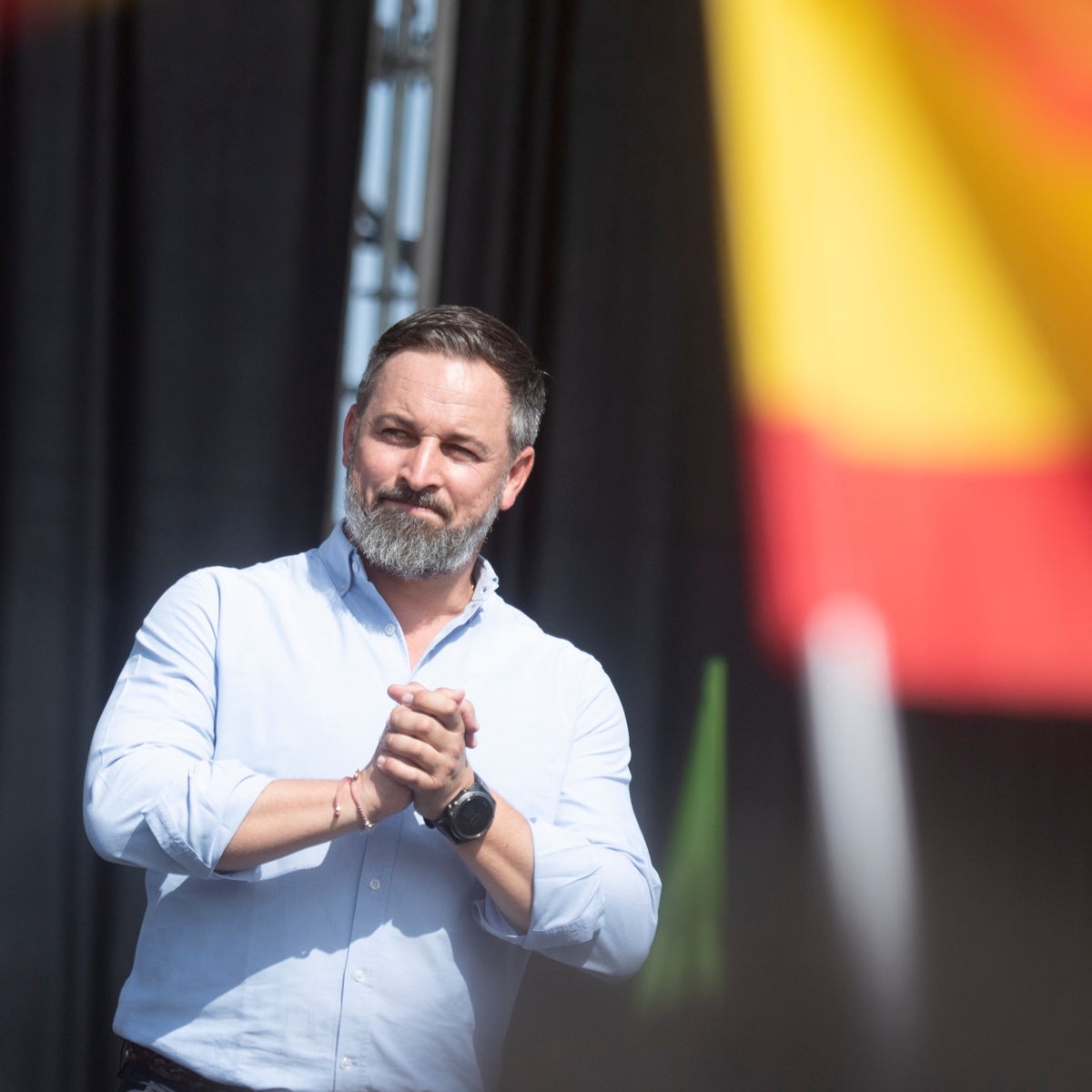 Abascal sale reforzado del Viva22 con los apoyos de Trump y Meloni