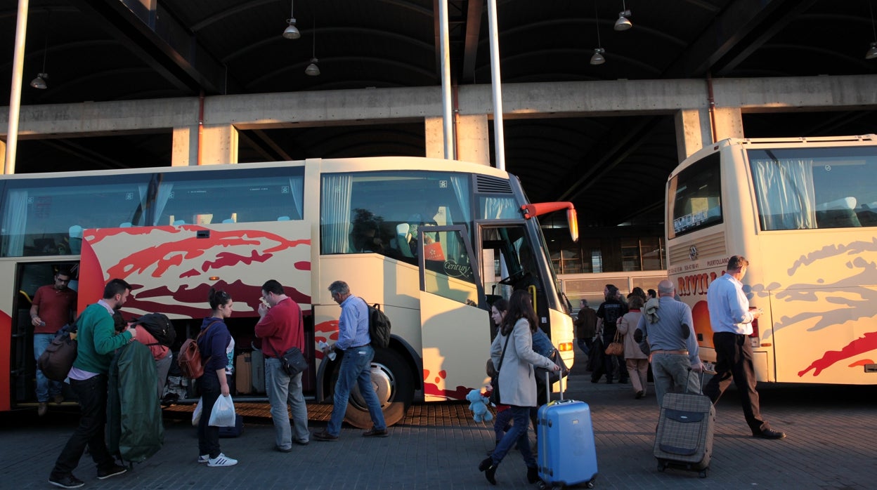 El Gobierno asegura que Córdoba «en ningún caso» perderán autobuses con otras ciudades