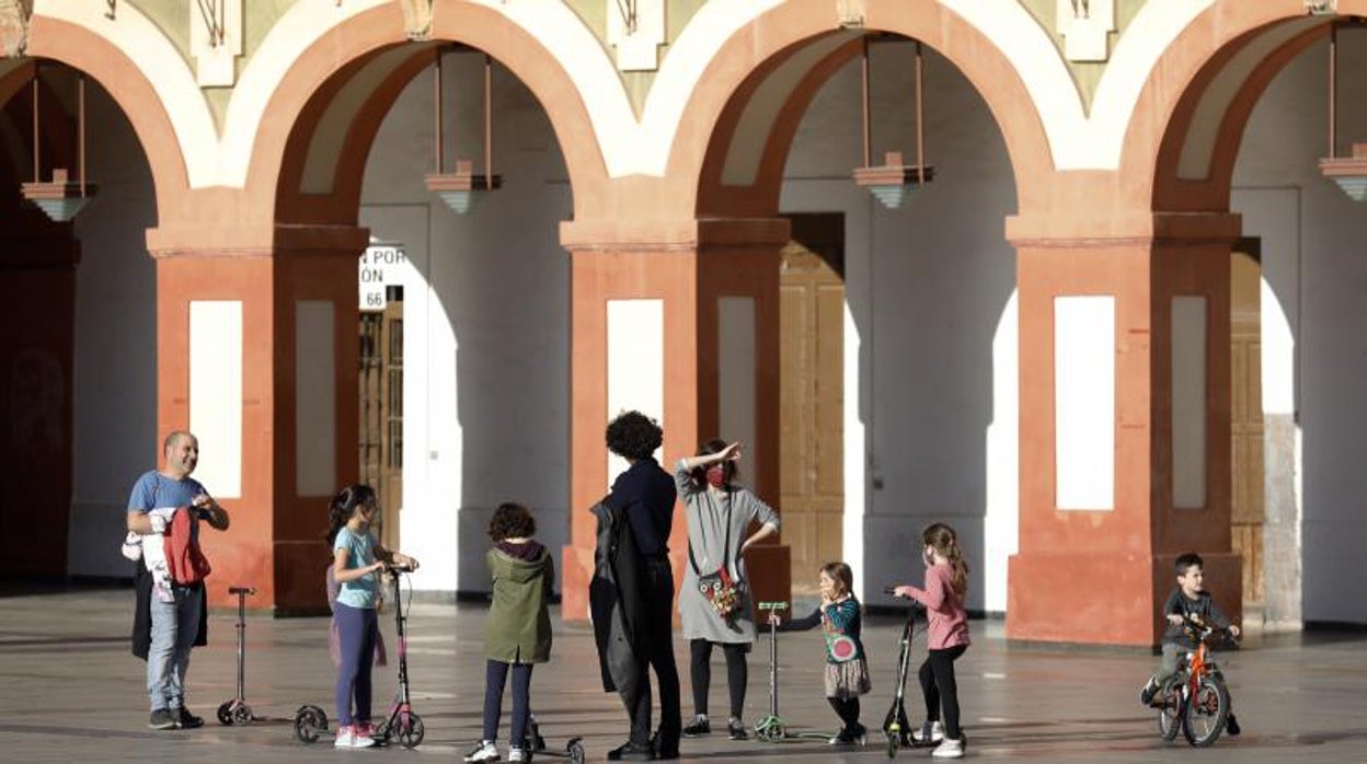 Carné de familia numerosa en Andalucía: cómo sacarlo y qué ventajas tiene