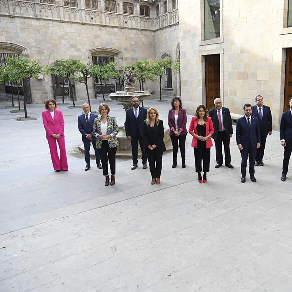 Aragonès pide a sus nuevos consejeros trabajar «para la Cataluña entera»