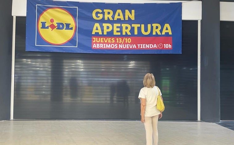 Este jueves abre sus puertas el nuevo Lidl del centro comercial 'Luz del Tajo'