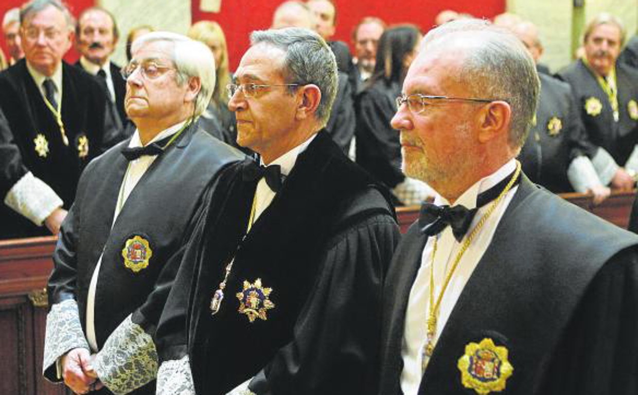 Momento de la toma de posesión del nuevo presidente de la Sala de lo Civil del Tribunal Supremo, Francisco Marín Castán (c)