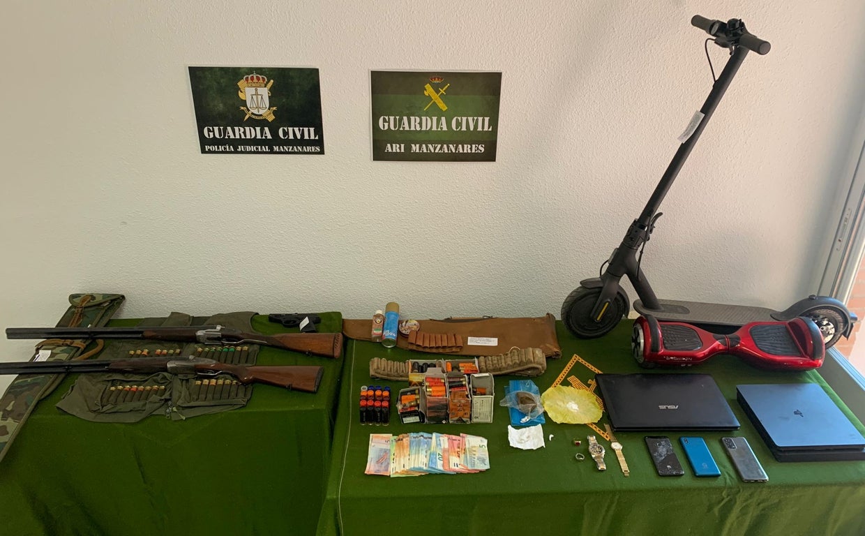 Cuatro detenidos en Manzanares por robo con fuerza, tenencia ilícita de armas y tráfico de drogas