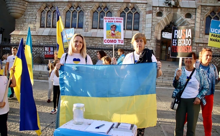 Concentración en León: «Si no paramos a Rusia hoy, mañana será más fuerte»