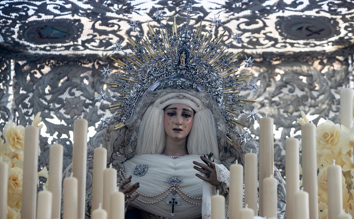 María Santísima de la Paz y Esperanza, en su palio, el pasado 8 de octubre