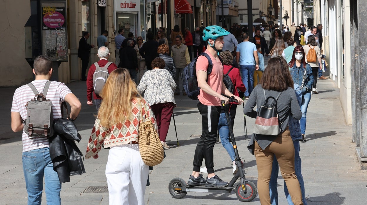 Las tiendas de patinetes en Córdoba: «Los chavales están deseando juntar y comprarse uno»  