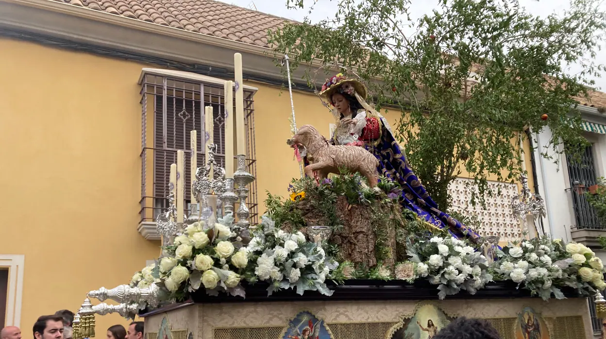 La Divina Pastora de la Vera-Cruz llena de color octubre en Córdoba