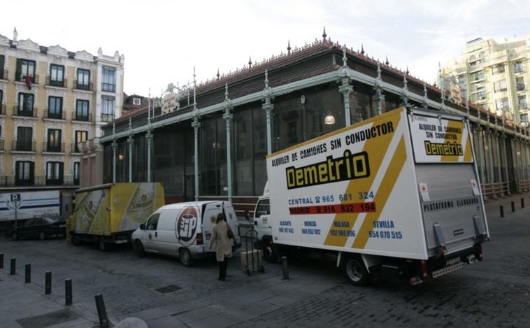 Más plazas y horario para reducir la hora punta de carga y descarga