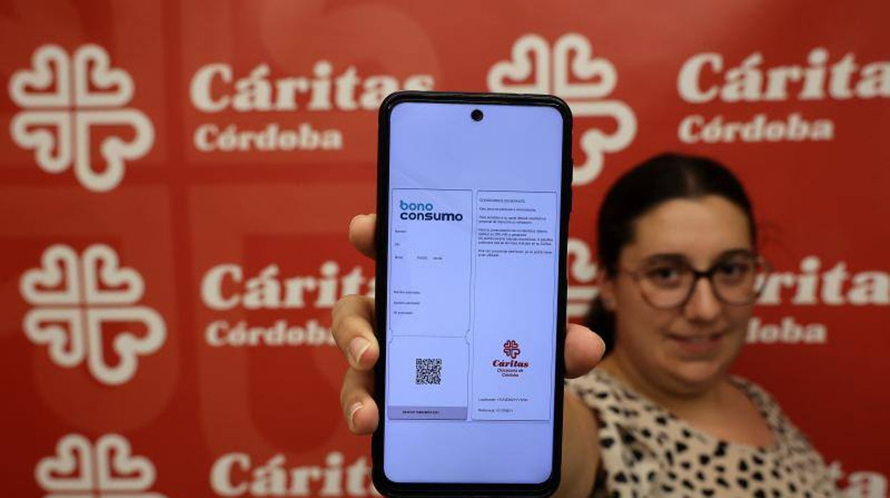 La compra con códigos QR de Cáritas Córdoba, en imágenes