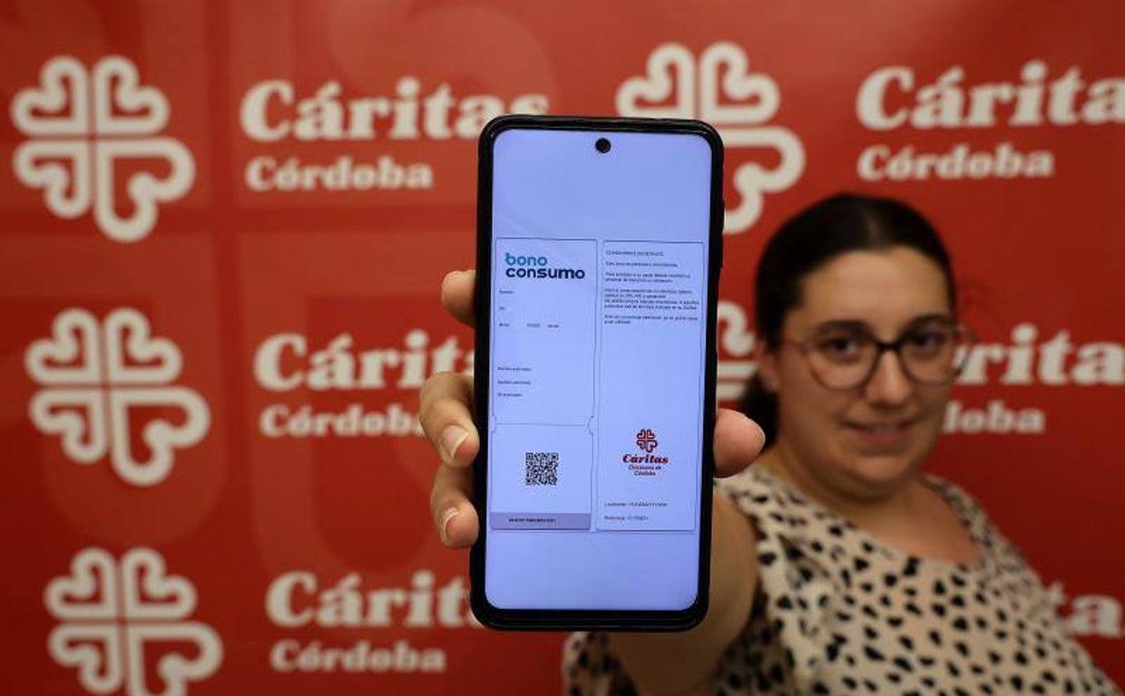 La compra con códigos QR de Cáritas Córdoba, en imágenes
