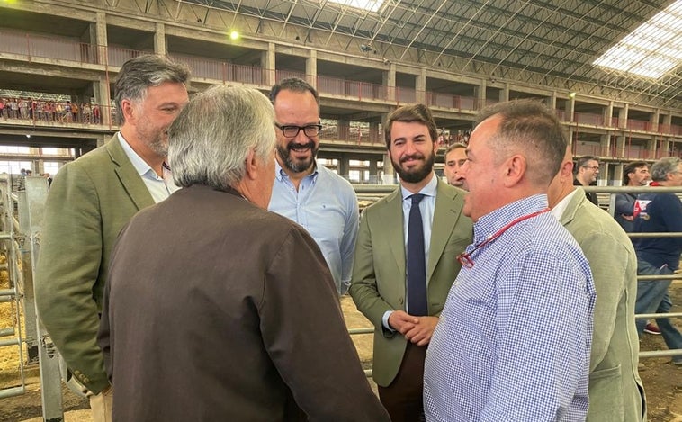 García-Gallardo pide al Gobierno «responsabilidad» frente al daño del lobo al campo