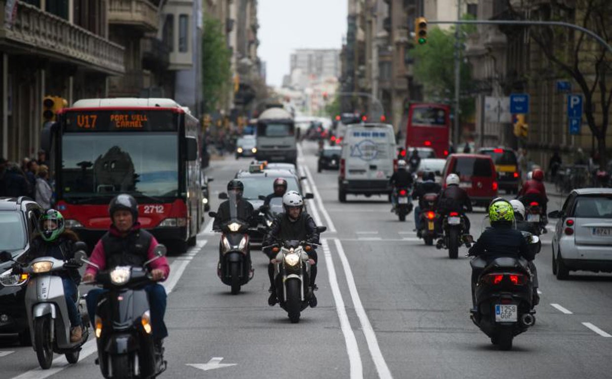 Motos, por el centro de Barcelona