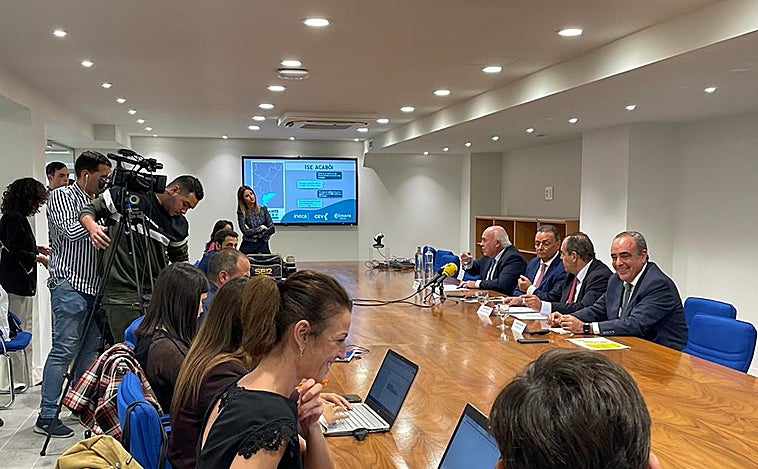 Los empresarios de Alicante llevan a Madrid su protesta por la baja inversión de los Presupuestos del Estado