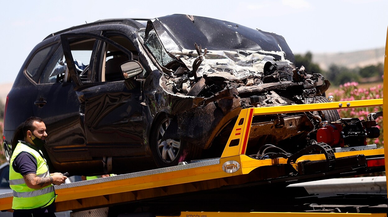 Accidente en Córdoba | Muere el conductor de un turismo tras chocar con un camión en Santaella