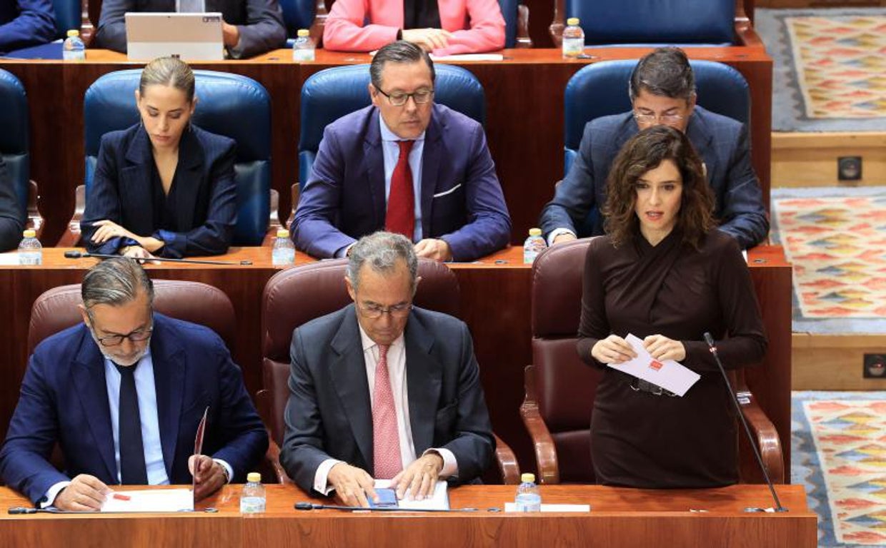 La prersidenta de la Comunidad de Madrid, Isabel Díaz Ayuso, esta mañana en la sesión de control en la Asamblea regional