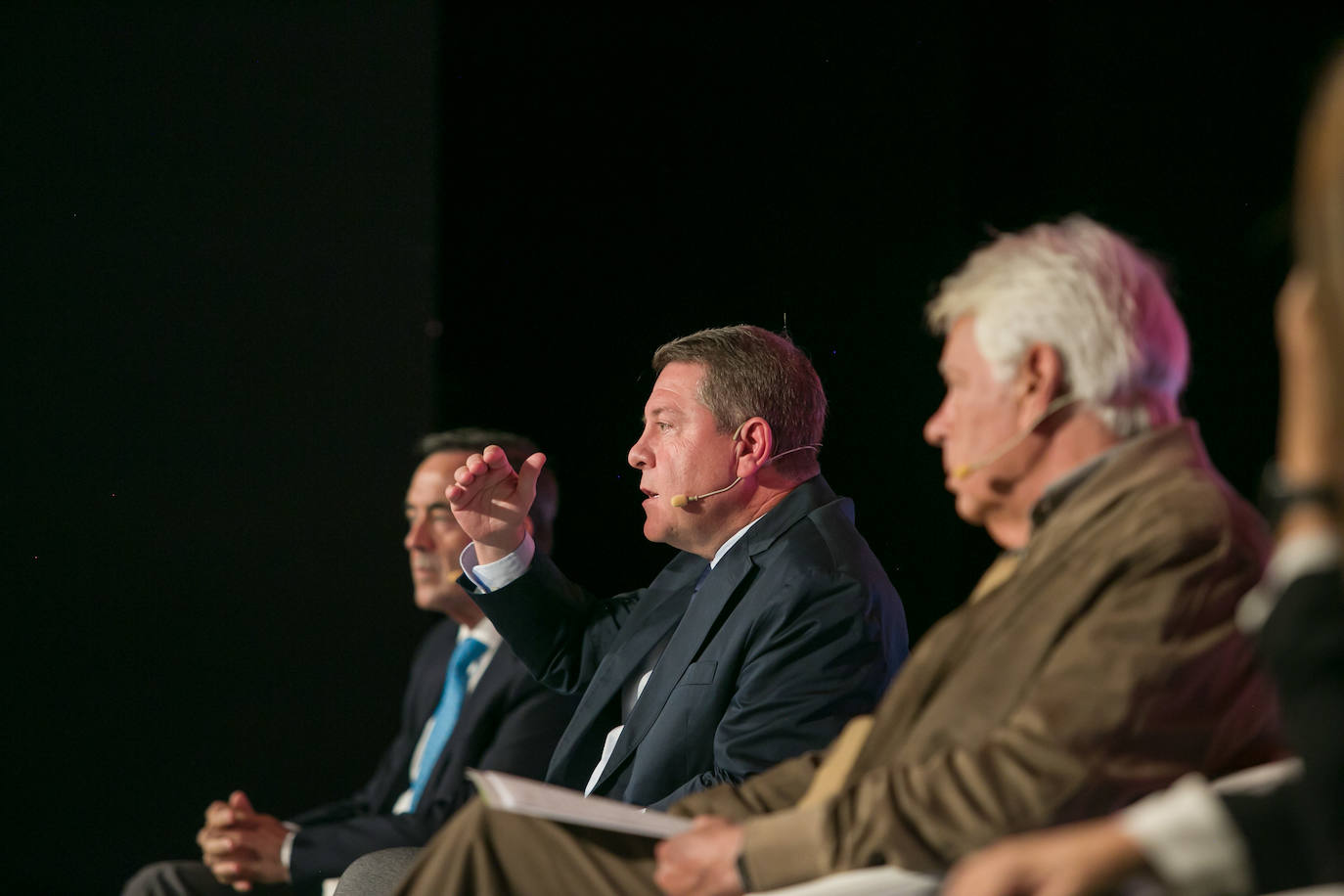 Las imágenes del recibimiento a Felipe González en Toledo