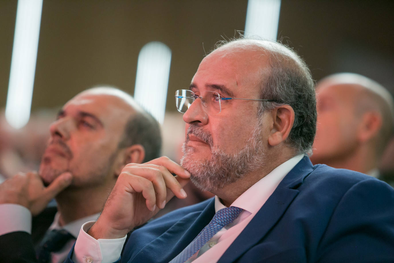 Las imágenes del recibimiento a Felipe González en Toledo