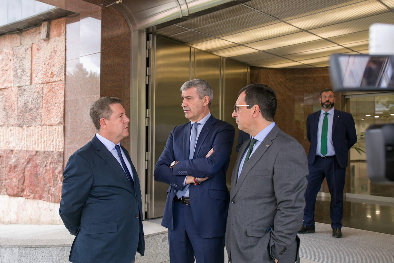 Las imágenes del recibimiento a Felipe González en Toledo