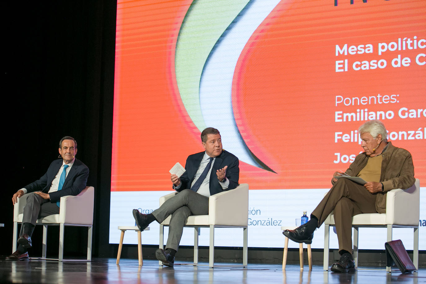 Las imágenes del recibimiento a Felipe González en Toledo