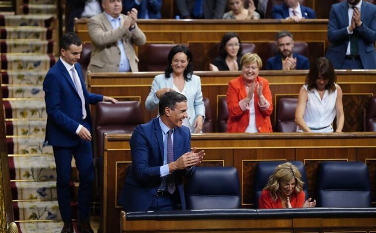 El presidente Sánchez, sonriente, tras votar la Ley de Memoria Democrática en el Congreso, el pasado 14 de julio