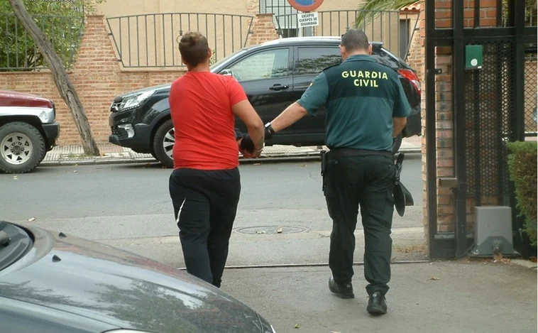 Diez detenidos en una operación antidroga en Almadén y Chillón