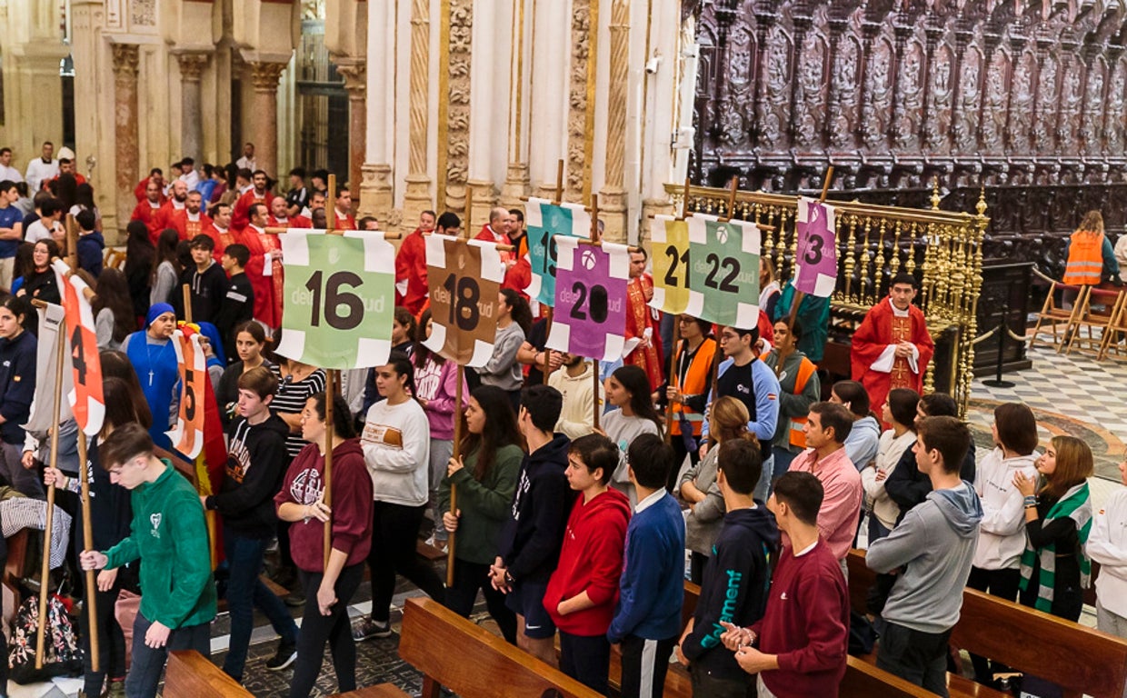 Jóvenes que participarán en la XXVII peregrinación diocesana a Guadalupe