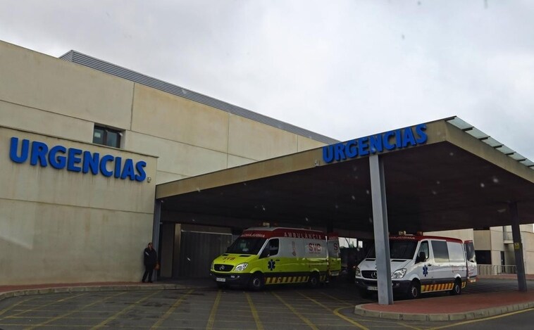 El PP denuncia que el «caos» en el Hospital de Torrevieja ya obliga a los pacientes a trasladarse a Murcia