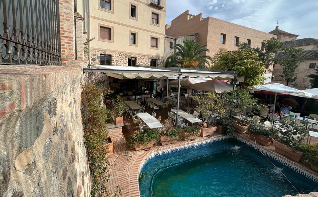 Aspecto actual de la terraza, con la piscina en primer plano