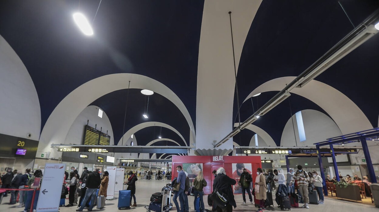 Las aerolíneas ofertan casi 12 millones de asientos y 70.000 vuelos en Andalucía para este invierno