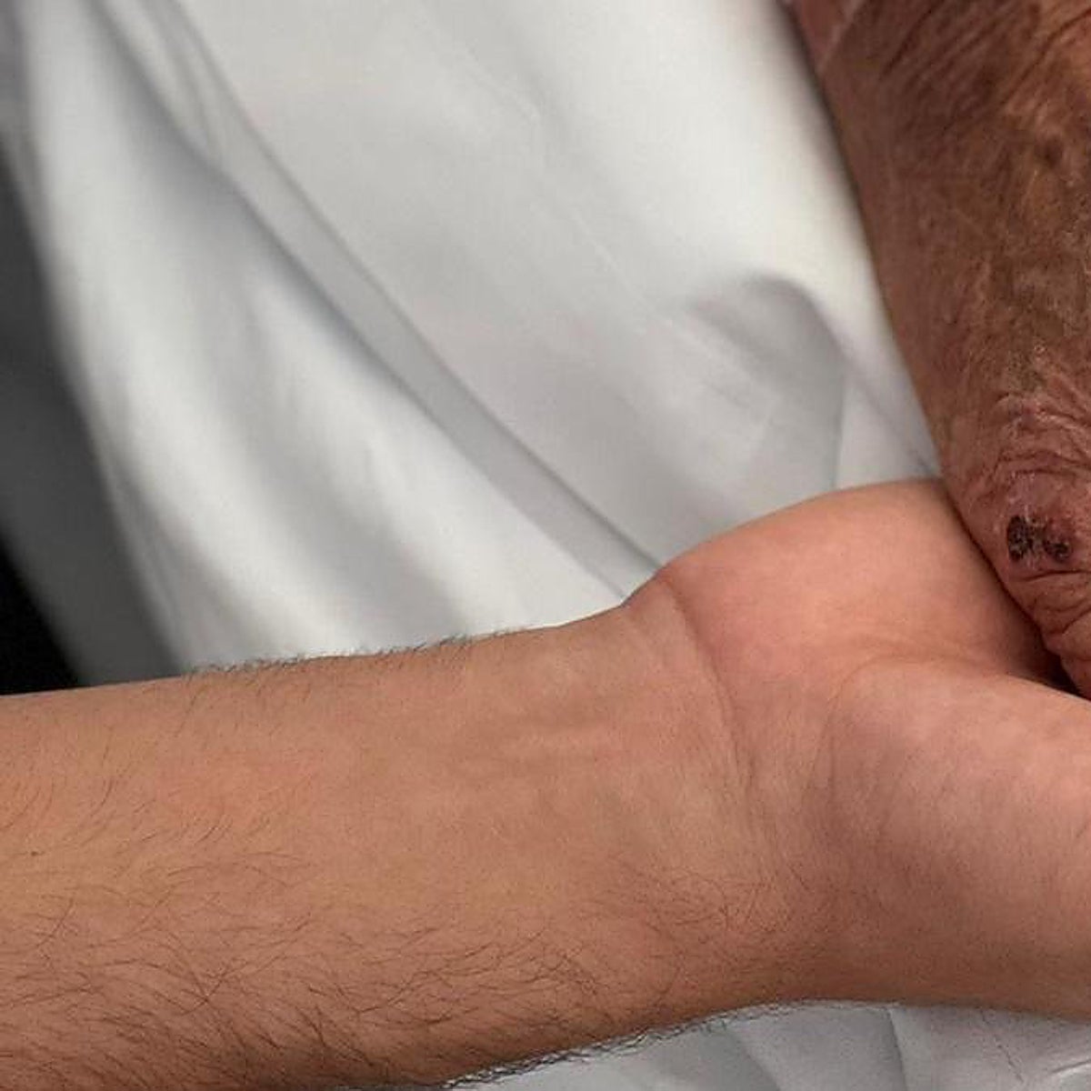 Con alta médica y abandonados, 30 ancianos viven en el Hospital de La Palma sin tener a dónde ir