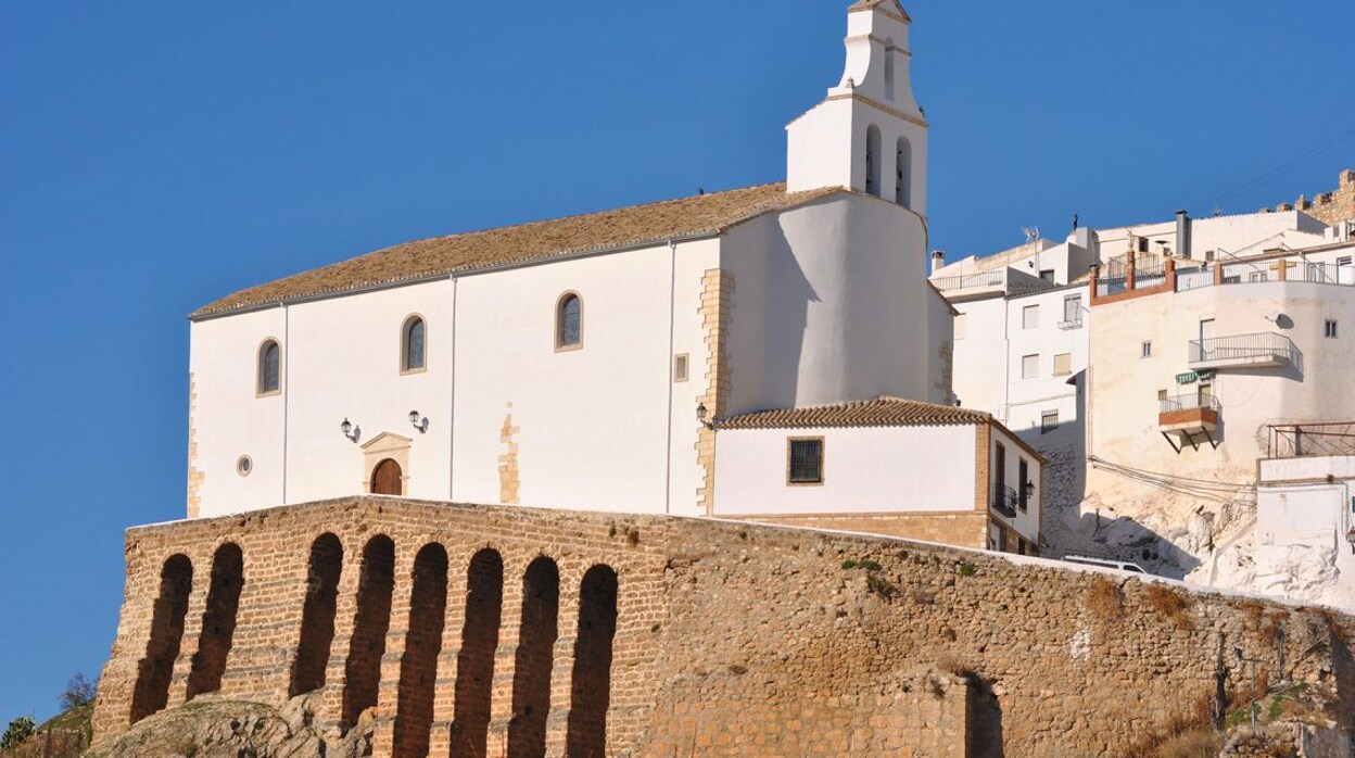 Un sacerdote deja plantada a una familia en un entierro en un pueblo de Jaén por un olvido