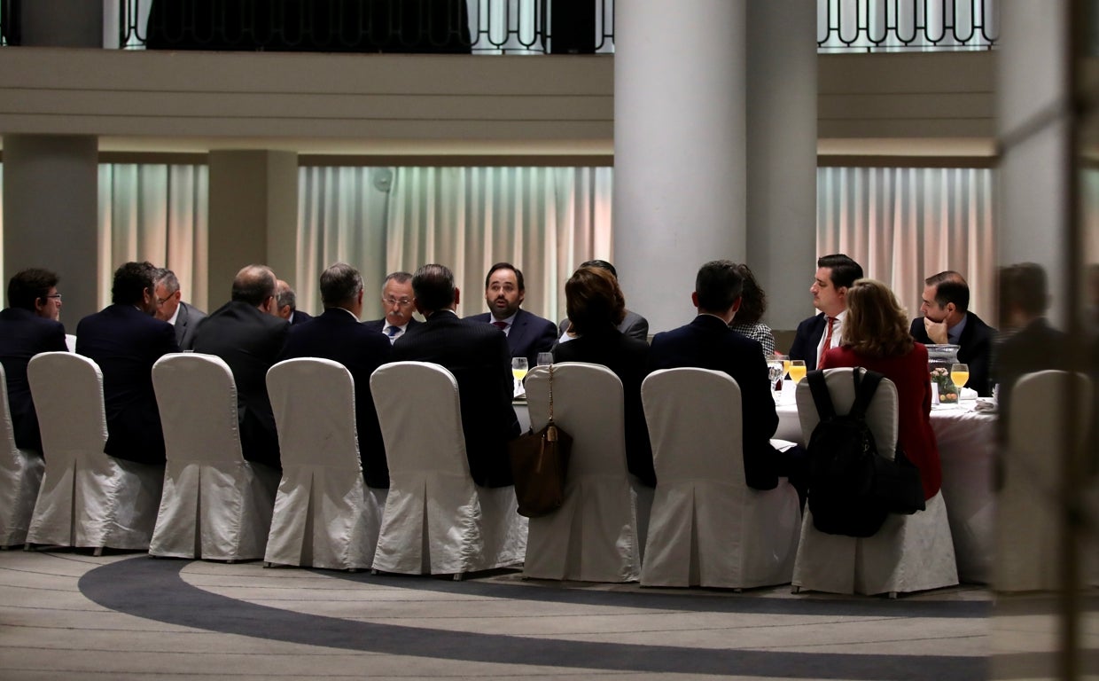 Un momento de la reunión de Núñez con importantes empresarios