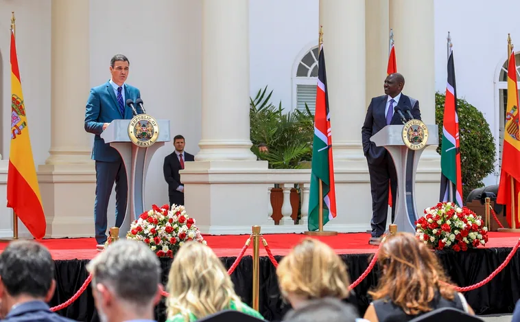 Sánchez confunde Kenia con Senegal en su visita al país africano y es corregido por su presidente: «Oh, sí, sí, Kenia... Perdón, Kenia»