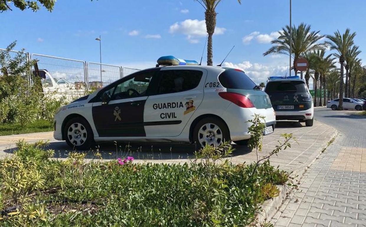 Coches patrulla de la Guardia Civil.